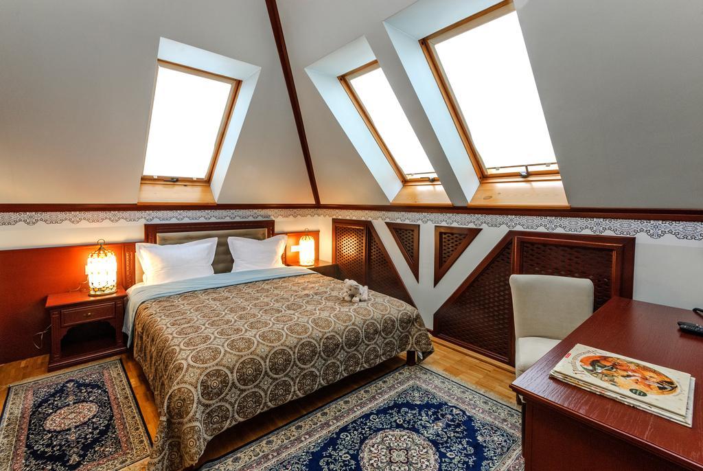 Villa Stanislavskyi Hotel Лвив Екстериор снимка