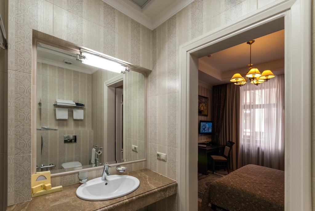 Villa Stanislavskyi Hotel Лвив Екстериор снимка