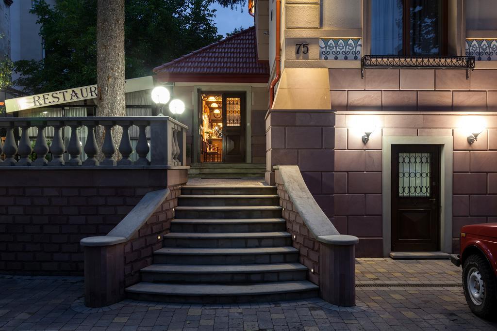 Villa Stanislavskyi Hotel Лвив Екстериор снимка